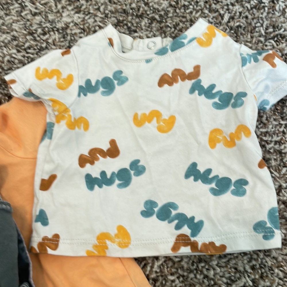 Newborn bundle - Picture 3 of 3